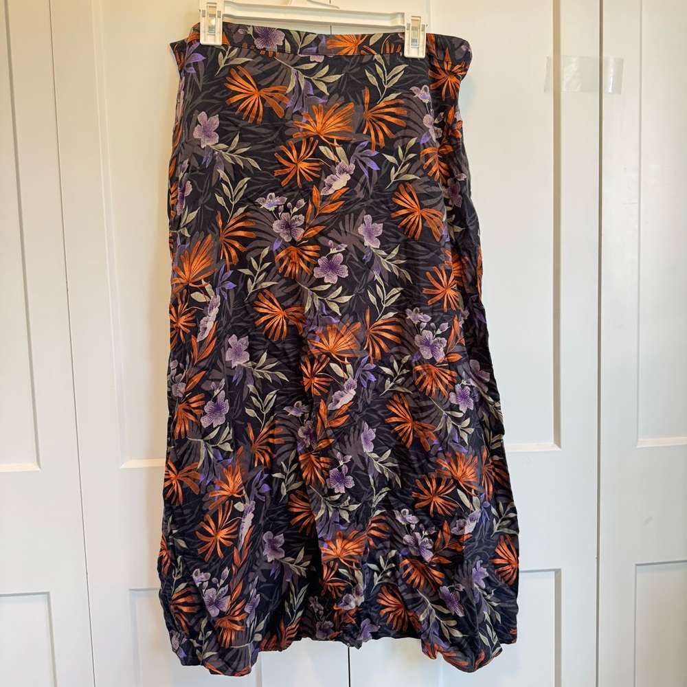 Sag Harbor Dark Floral Maxi Skirt Size L
